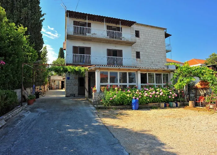 Apartments Mar